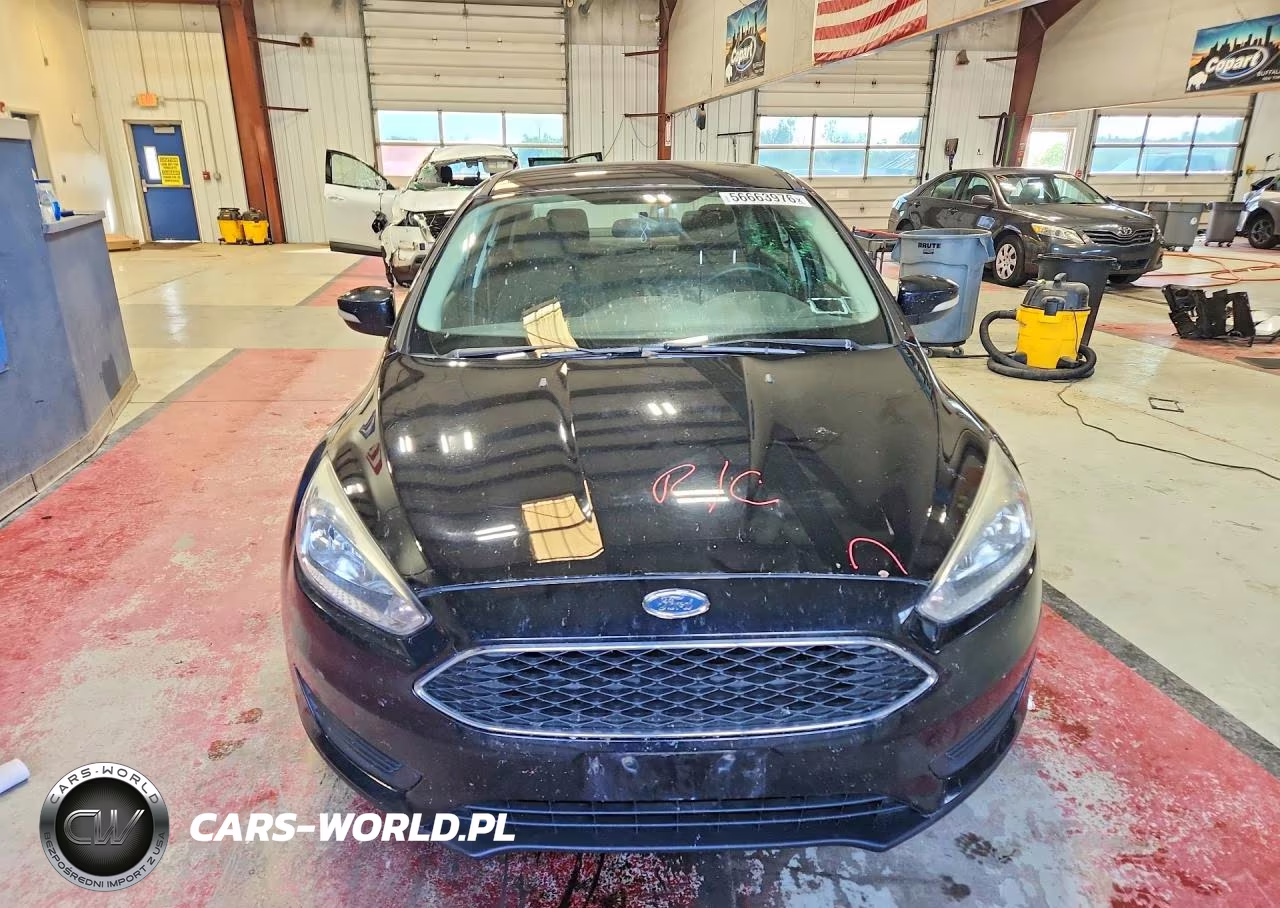 2016 Ford Focus Se VIN:1FADP3F24GL224653 - 5