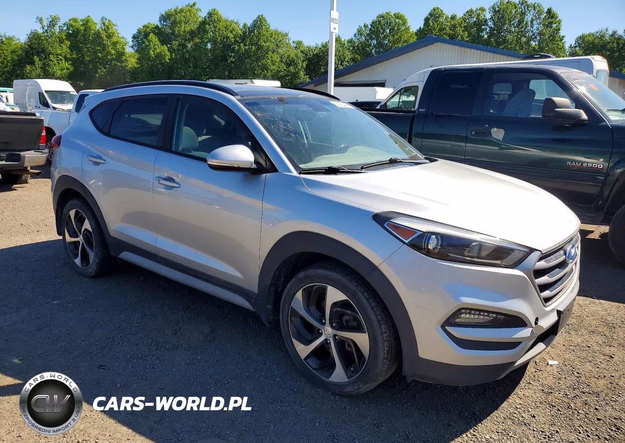 2018 Hyundai Tucson Value VIN:KM8J3CA2XJU797683 - 4