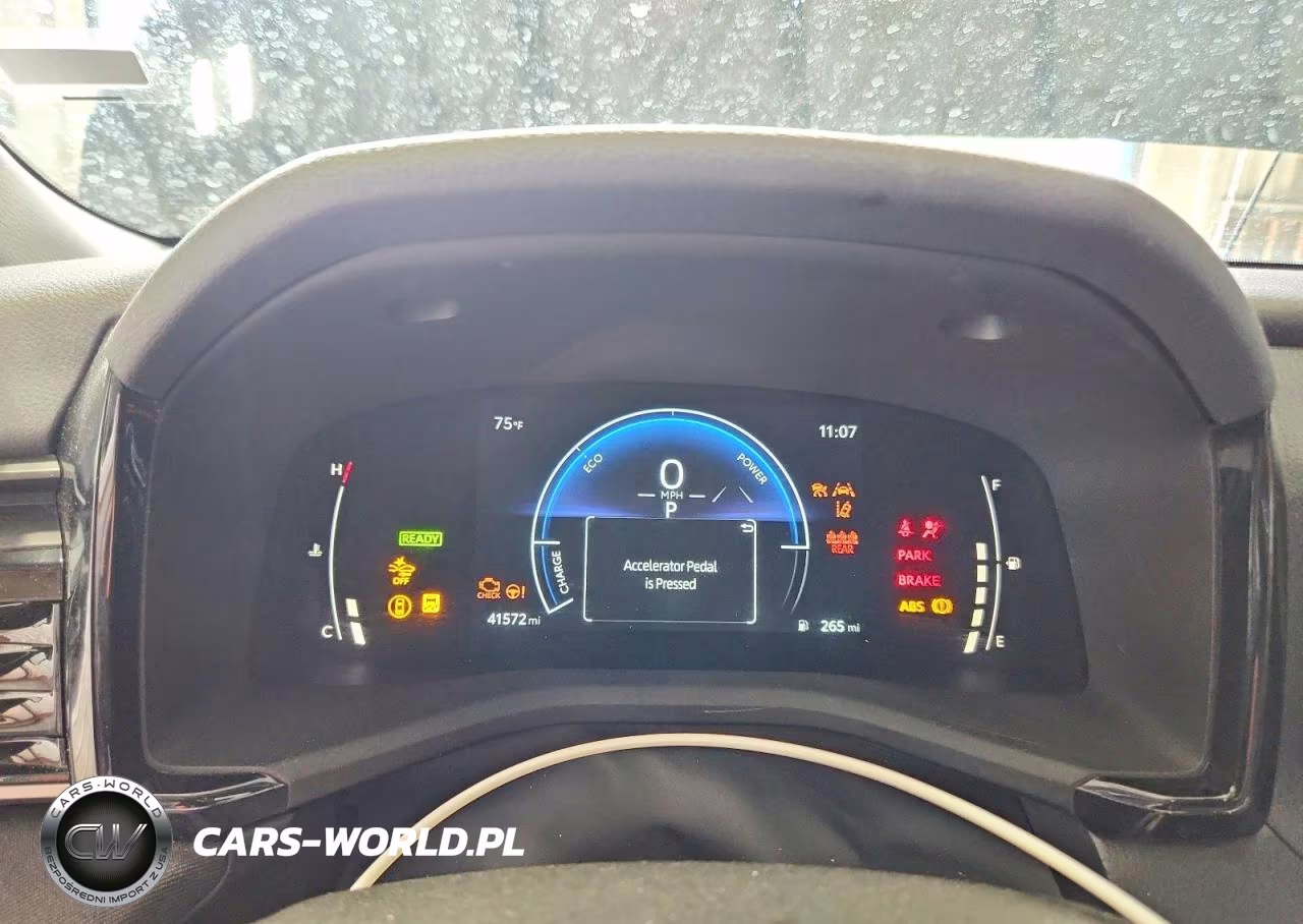 2025 Toyota Camry Le VIN:4T1DAACK9SU060965 - 9