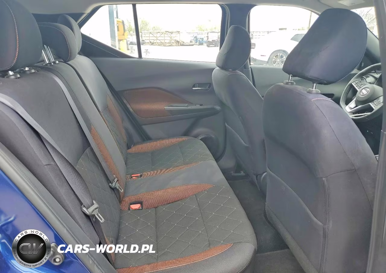 2018 Nissan Kicks S VIN:3N1CP5CUXJL534957 - 11
