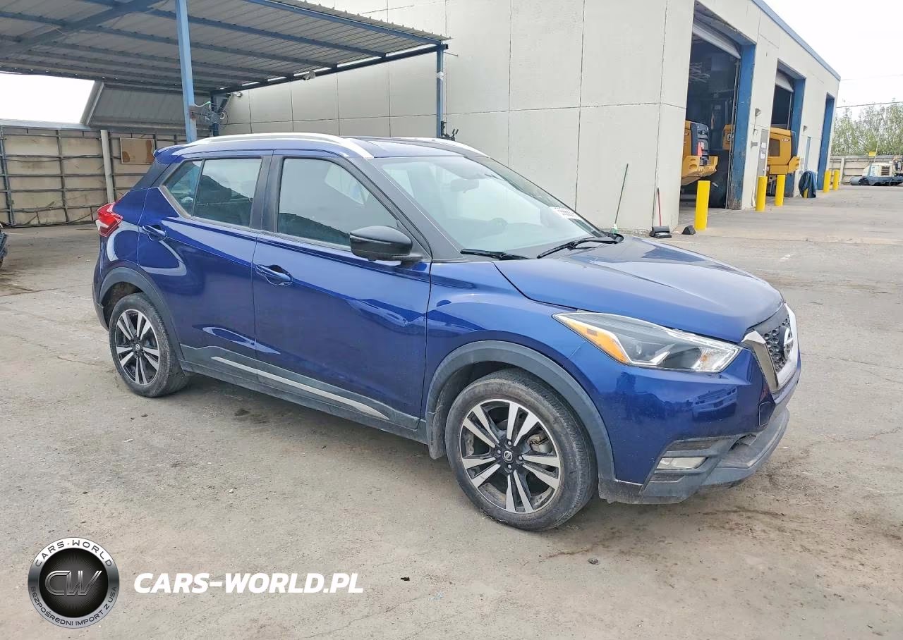 2018 Nissan Kicks S VIN:3N1CP5CUXJL534957 - 4
