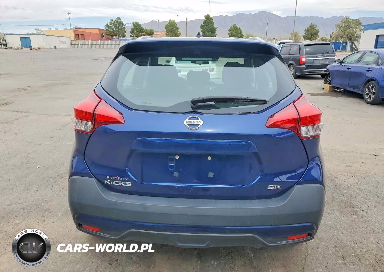 2018 Nissan Kicks S VIN:3N1CP5CUXJL534957 - 6