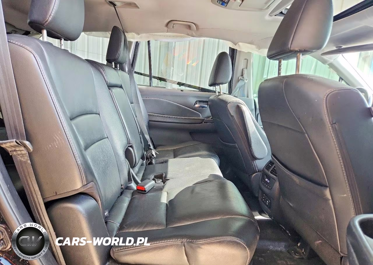 2018 Honda Pilot Touring VIN:5FNYF6H98JB033838 - 11