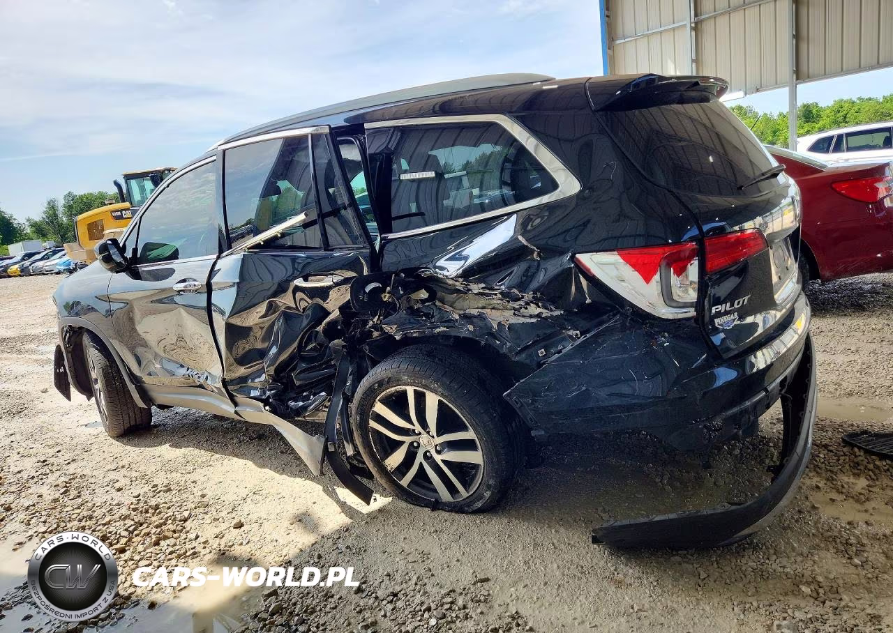2018 Honda Pilot Touring VIN:5FNYF6H98JB033838 - 2