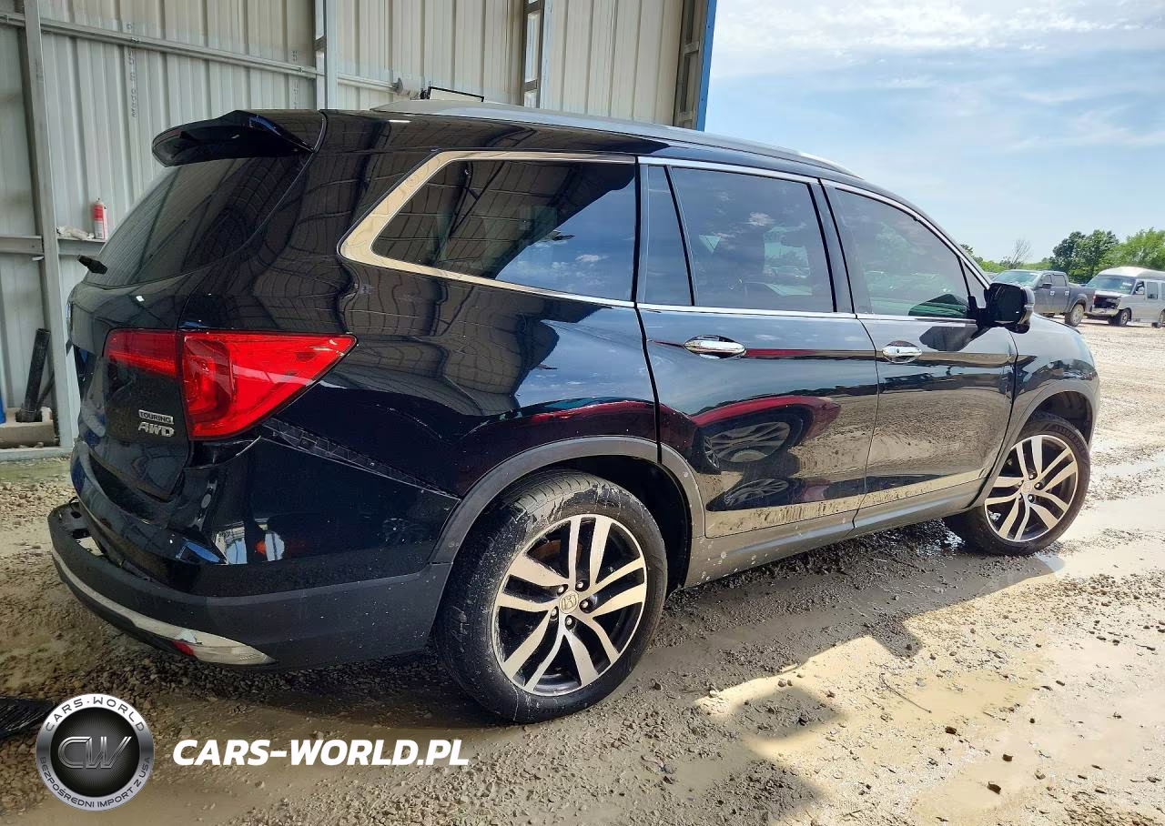 2018 Honda Pilot Touring VIN:5FNYF6H98JB033838 - 3
