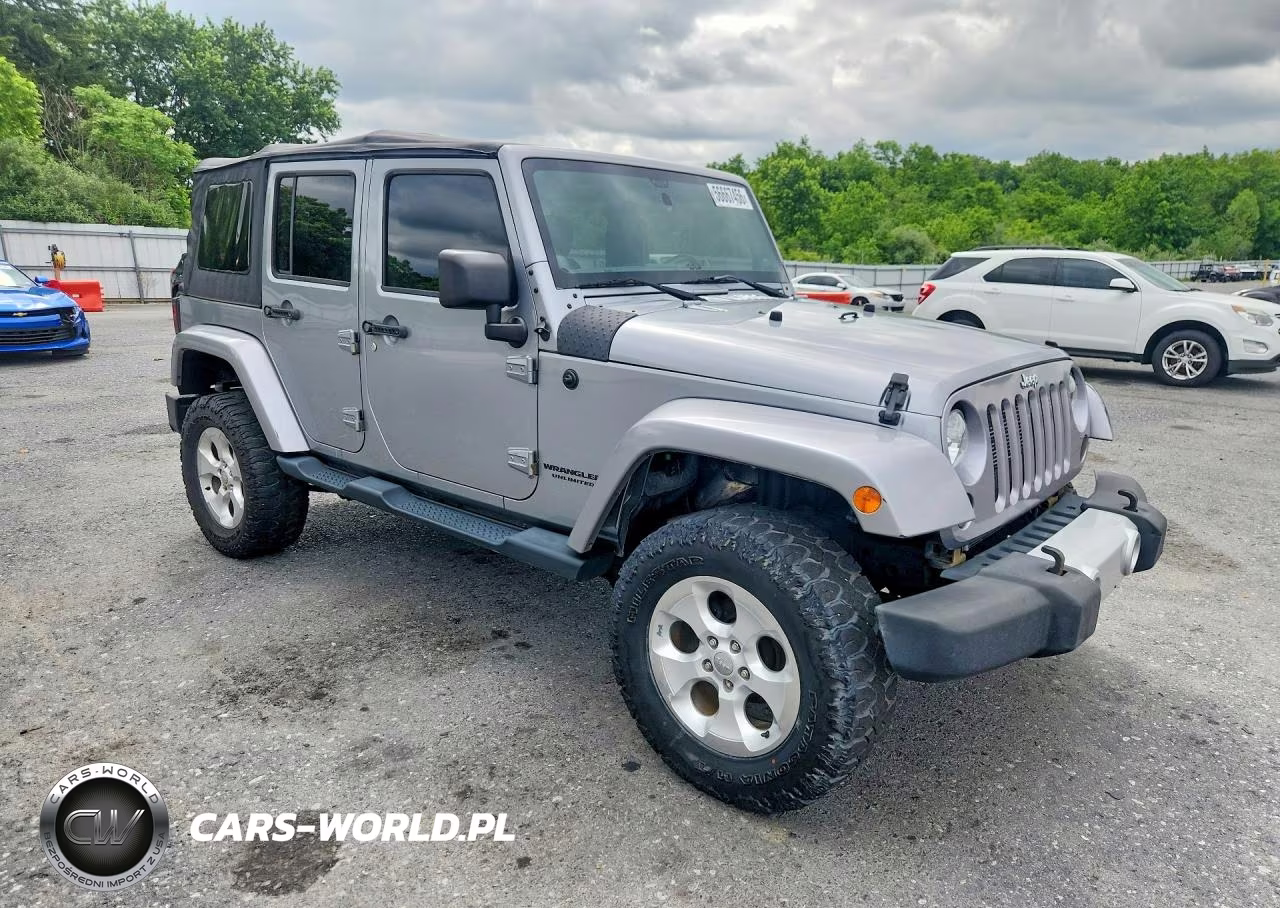 2013 Jeep Wrangler Unlimited Sahara VIN:1C4BJWEG1DL704128 - 4