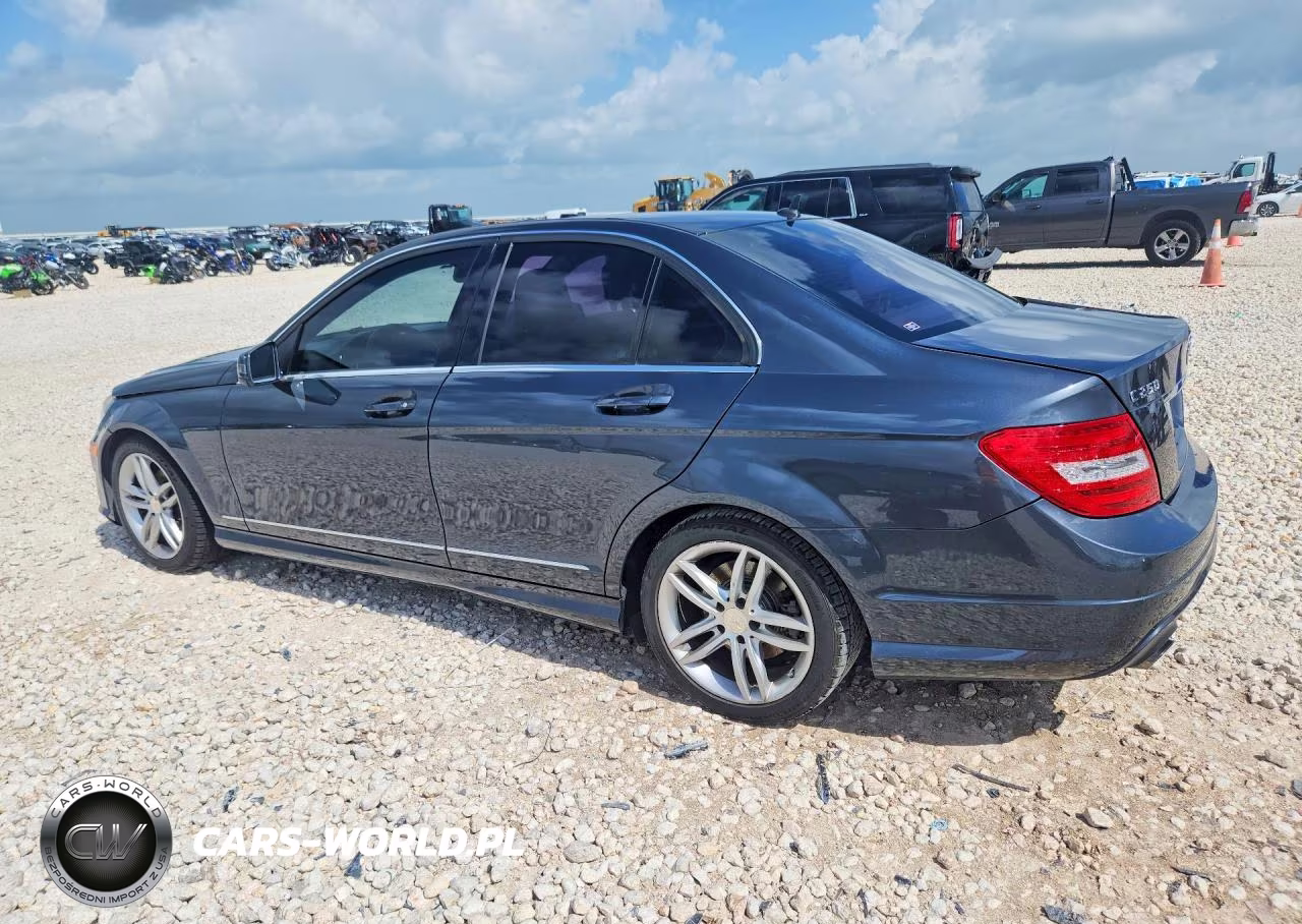 2013 Mercedes-Benz C 250 VIN:WDDGF4HBXDA831618 - 2