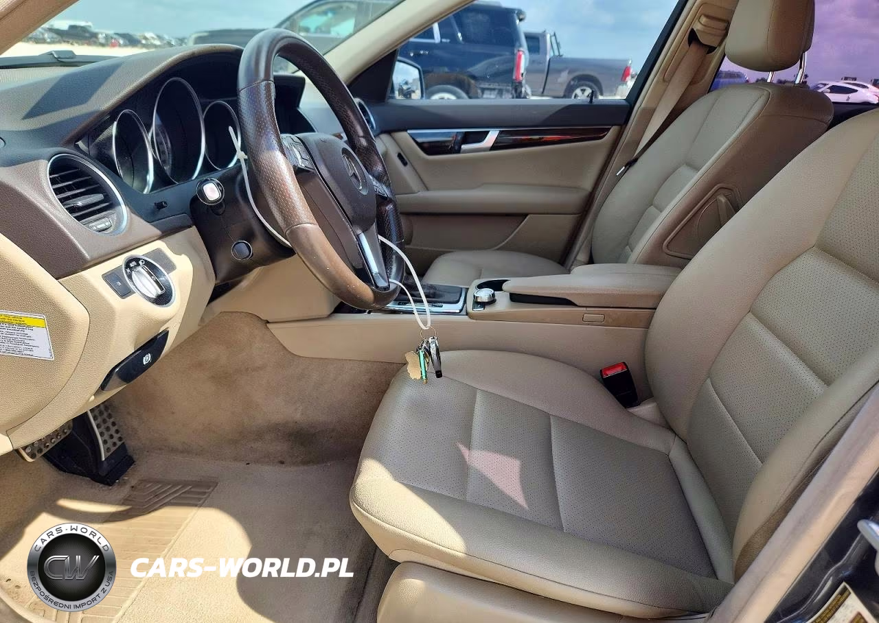 2013 Mercedes-Benz C 250 VIN:WDDGF4HBXDA831618 - 7
