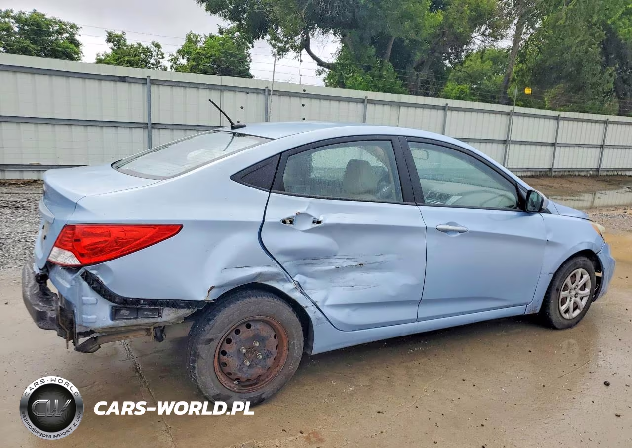 2013 Hyundai Accent Gls VIN:KMHCT4AE4DU389693 - 3