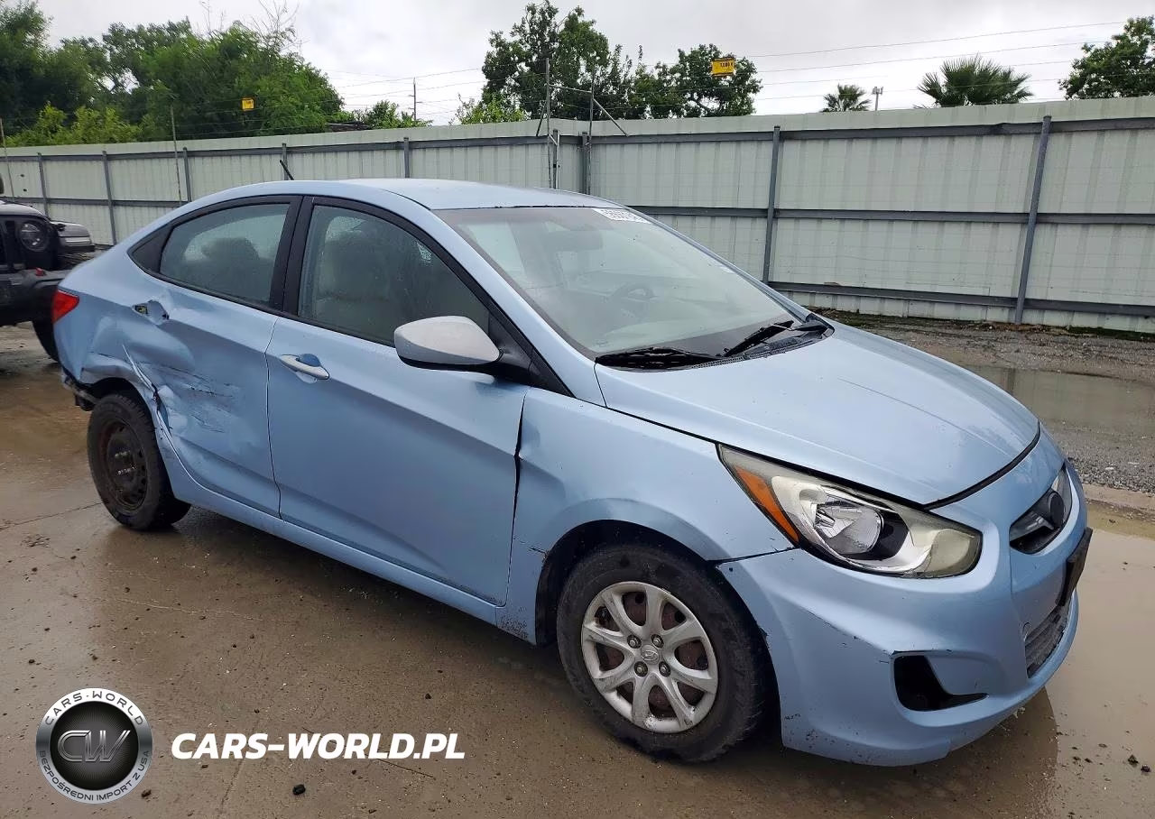 2013 Hyundai Accent Gls VIN:KMHCT4AE4DU389693 - 4