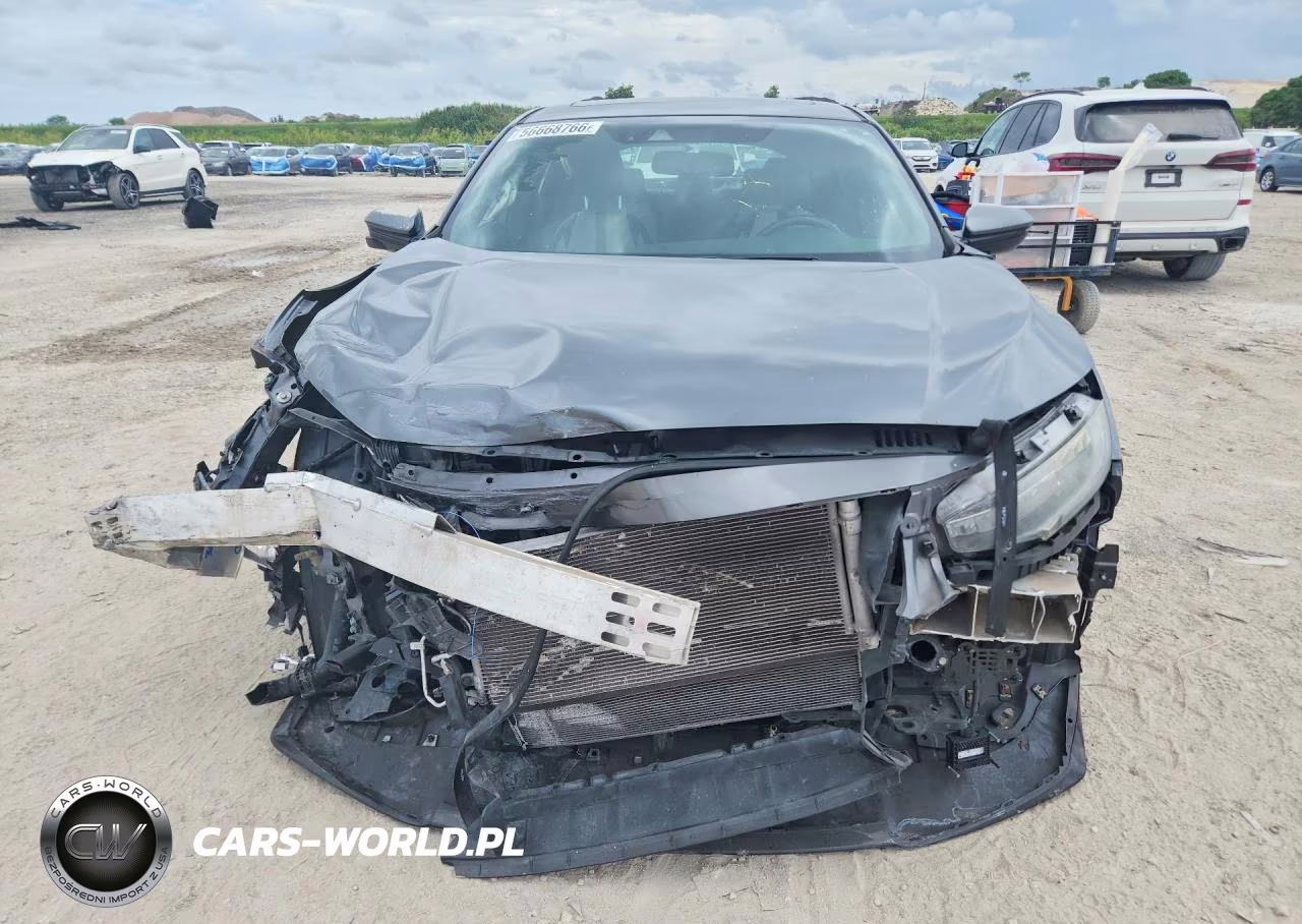 2019 Honda Civic Sport Touring VIN:SHHFK7H99KU215850 - 5