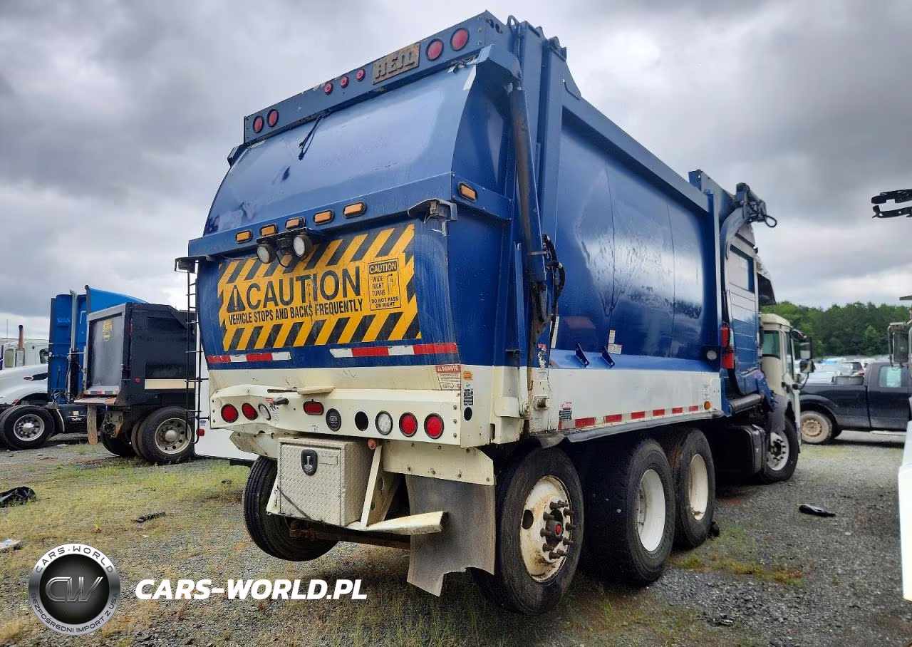 2016 Mack Lr600 Refuse Truck VIN:1M2LR05C7GM001232 - 4