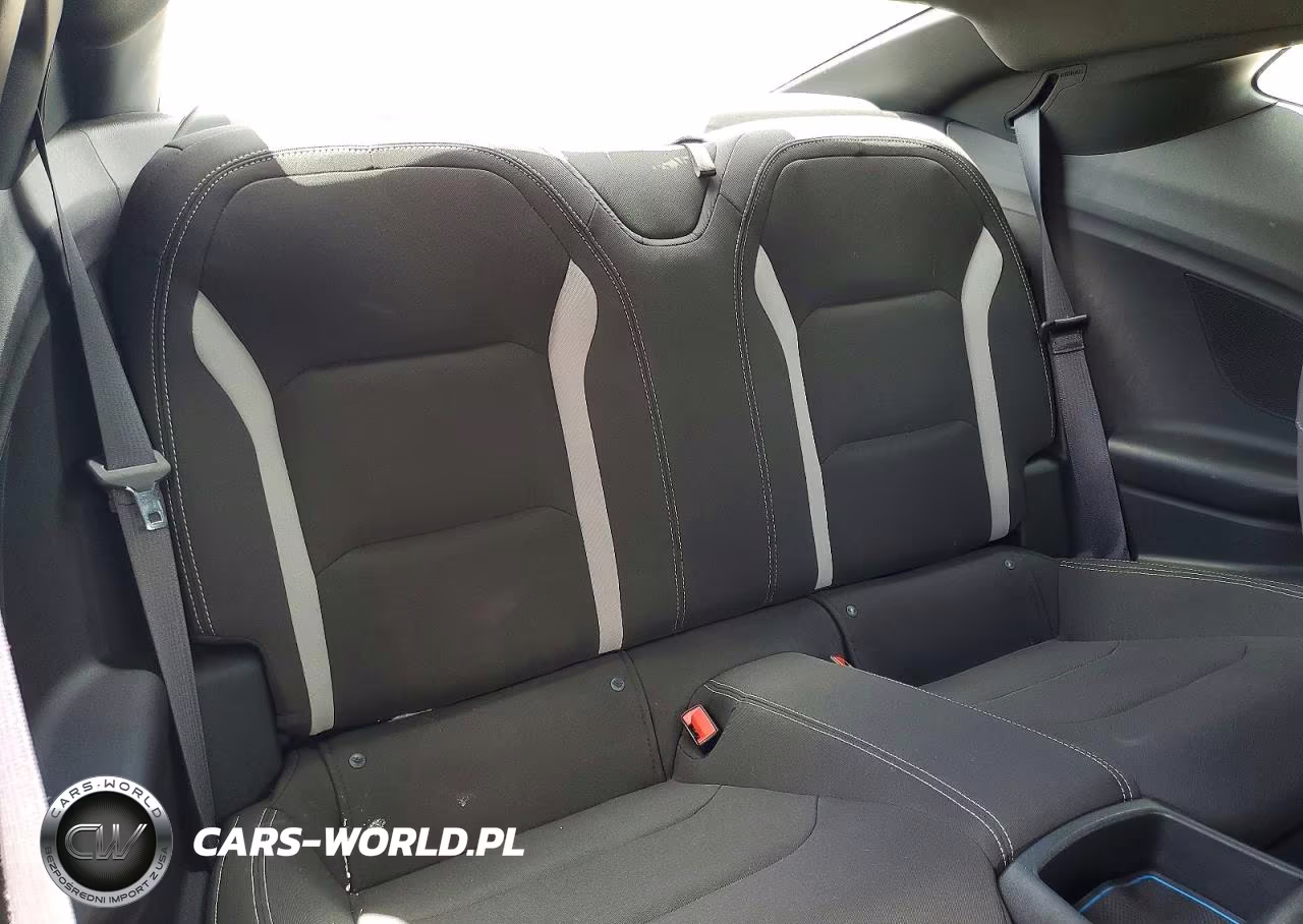 2018 Chevrolet Camaro Lt VIN:1G1FB1RX3J0115633 - 10