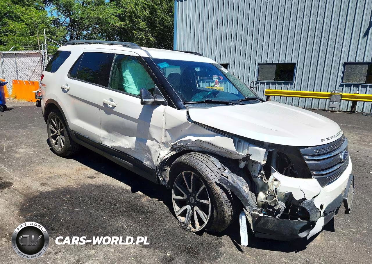 2015 Ford Explorer Xlt VIN:1FM5K8D84FGA14221 - 4