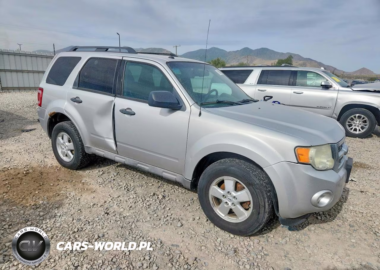 2009 Ford Escape Xlt VIN:1FMCU93G49KB19780 - 4