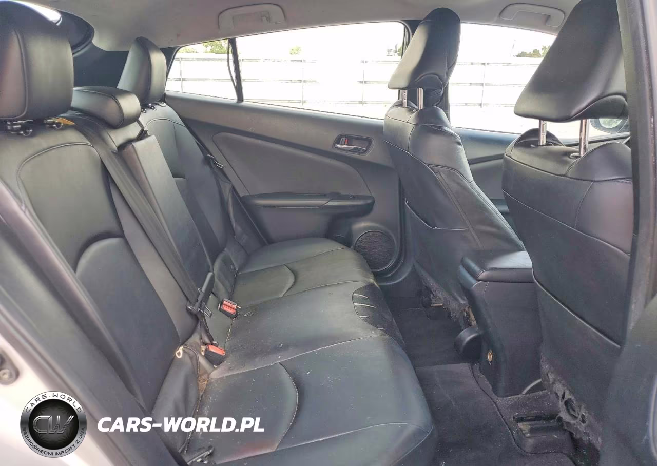 2016 Toyota Prius Four Touring VIN:JTDKARFU2G3003169 - 10