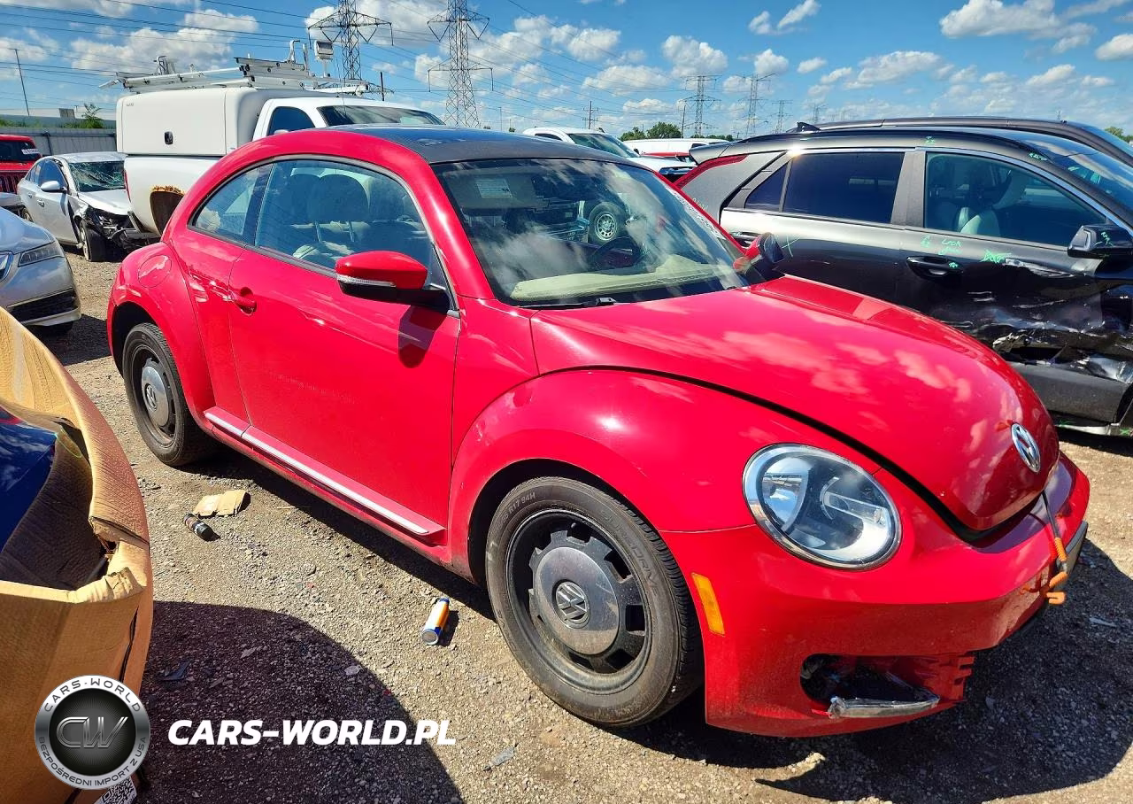 2013 Volkswagen Beetle VIN:3VWJX7AT3DM681675 - 4