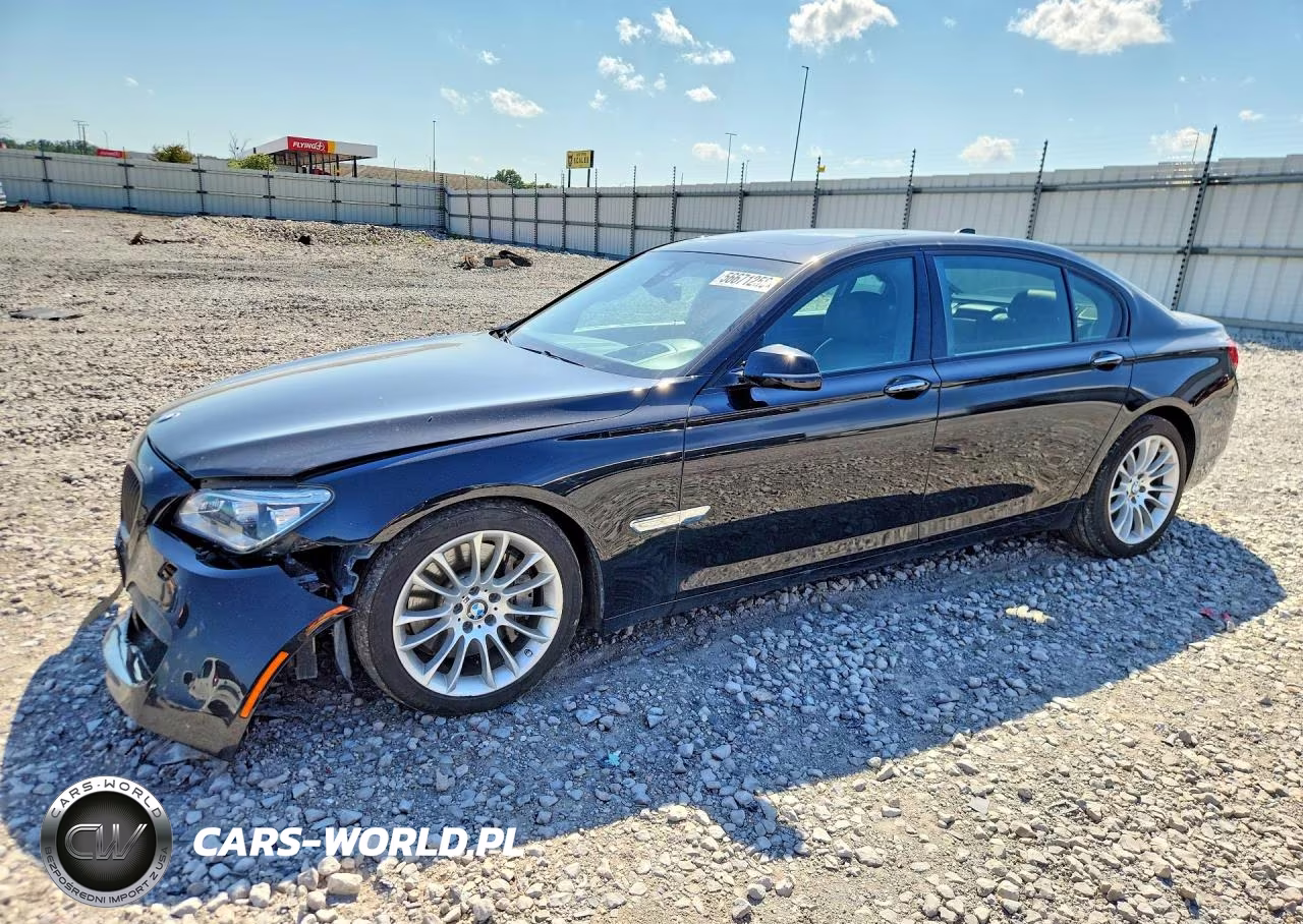 2015 BMW 750 Lxi