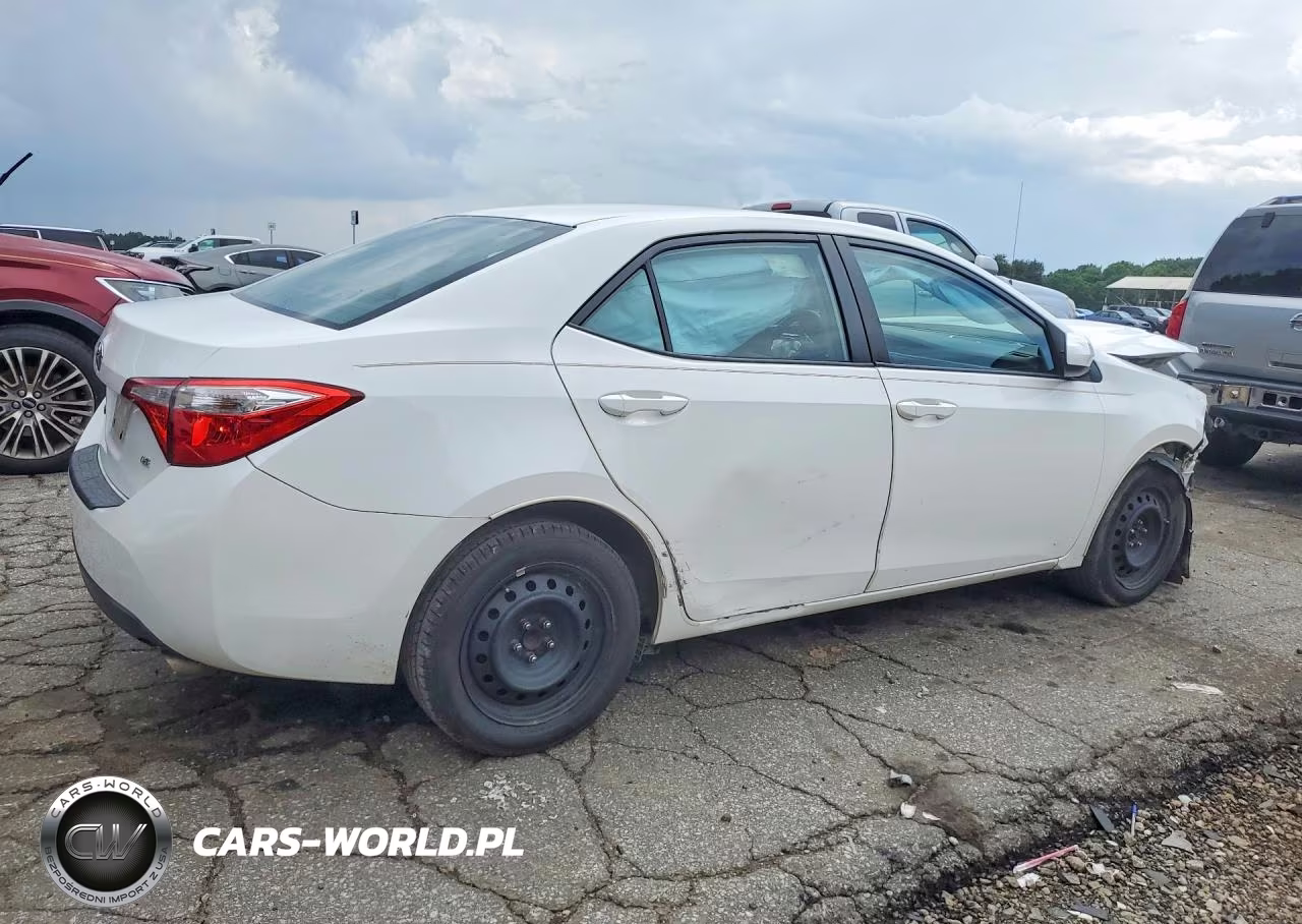 2016 Toyota Corolla Le VIN:2T1BURHE8GC626509 - 3