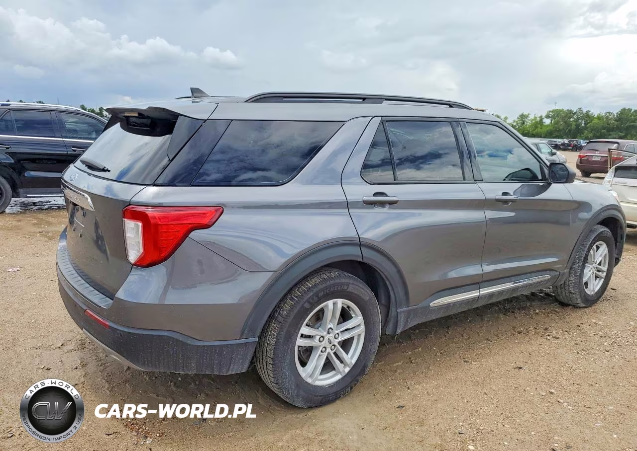 2023 Ford Explorer Xlt VIN:1FMSK7DH8PGB30567 - 3