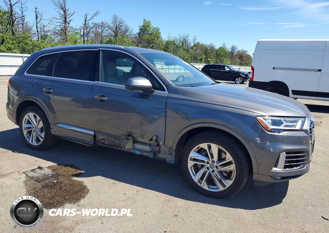 2020 Audi Q7 VIN:WA1LXAF75LD004555 - 4