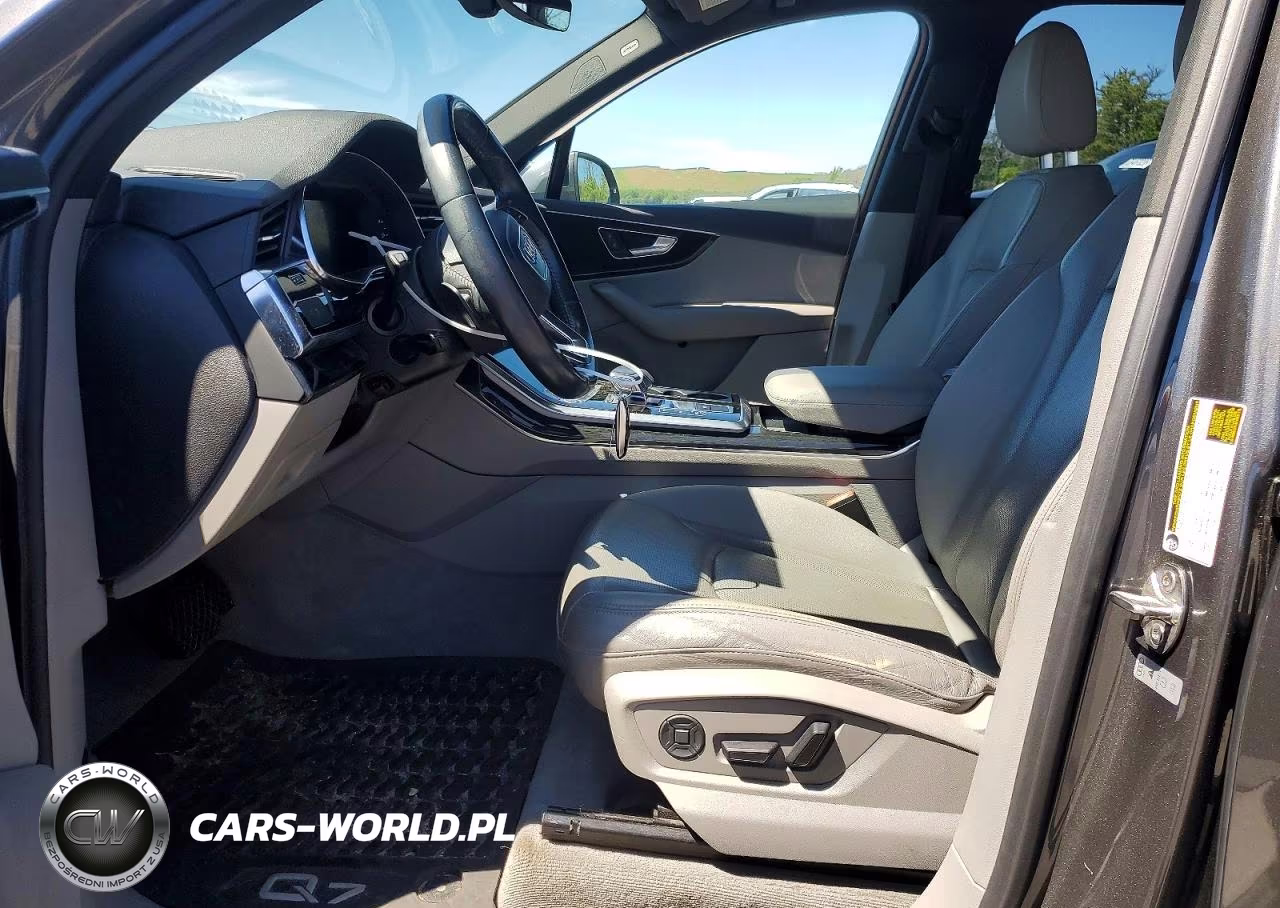 2020 Audi Q7 VIN:WA1LXAF75LD004555 - 7