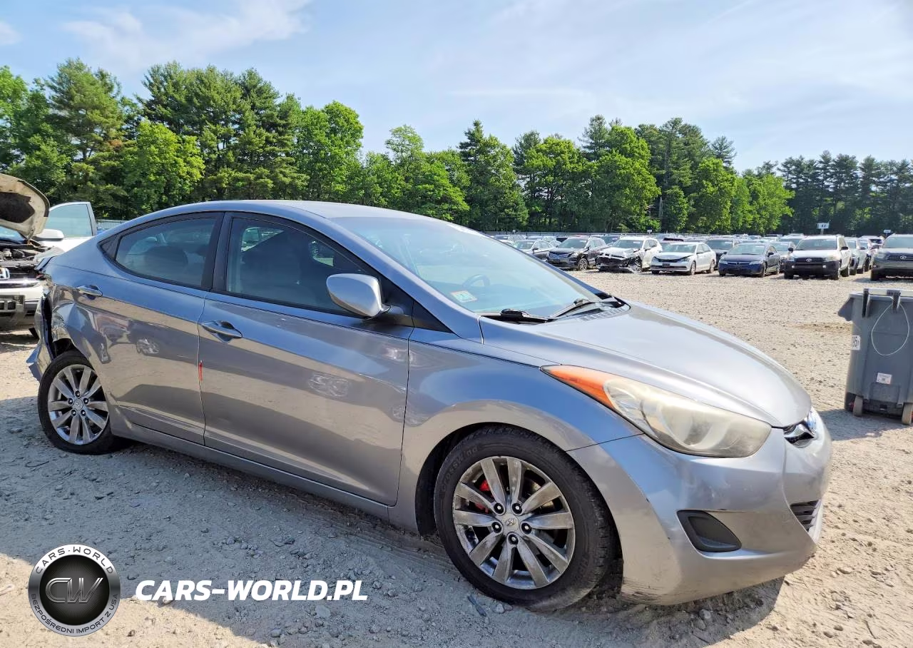 2011 Hyundai Elantra Gls VIN:KMHDH4AE1BU080573 - 4