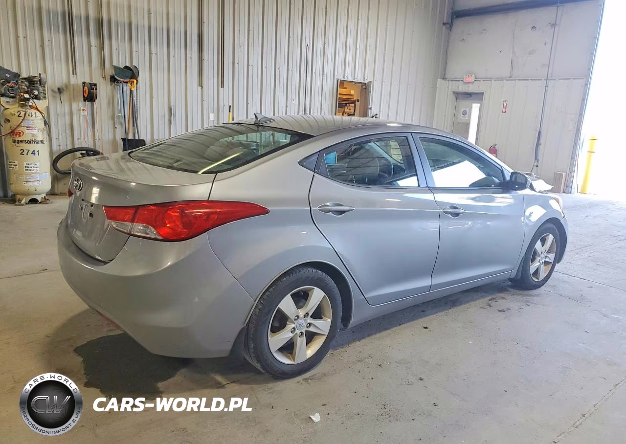 2013 Hyundai Elantra Gls VIN:KMHDH4AE4DU976272 - 3