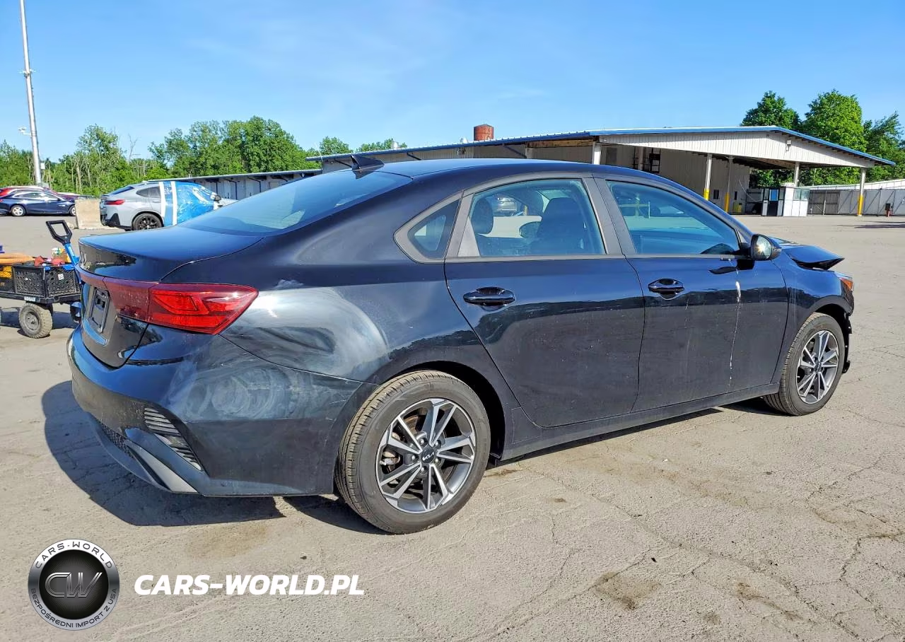 2022 Kia Forte Lxs VIN:3KPF24AD6NE472117 - 3