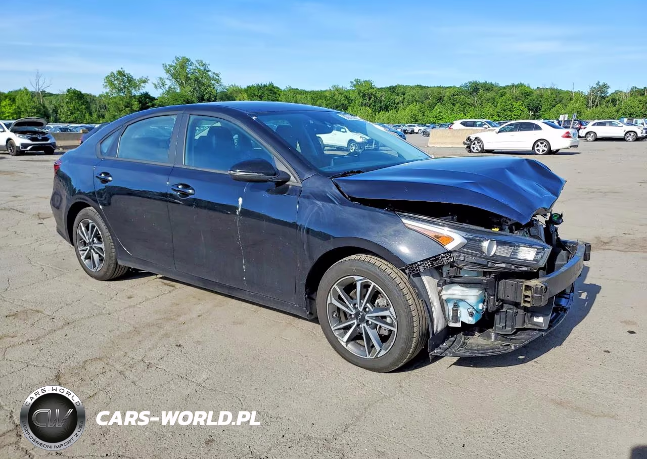 2022 Kia Forte Lxs VIN:3KPF24AD6NE472117 - 4