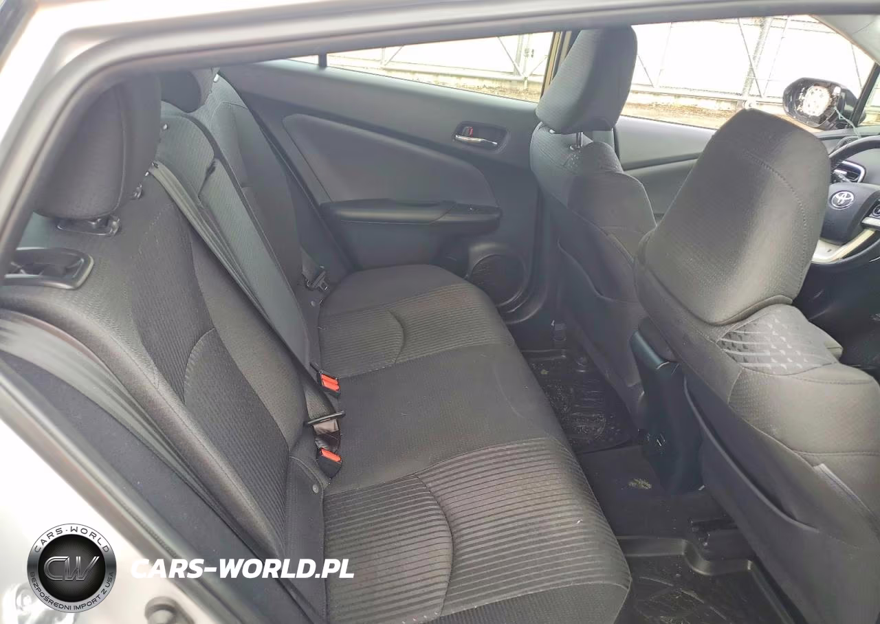 2017 Toyota Prius Three VIN:JTDKARFU0H3047351 - 10