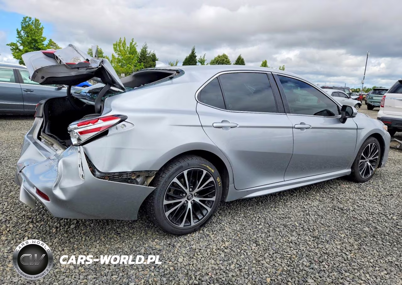 2020 Toyota Camry Se VIN:4T1G11AK2LU910923 - 3