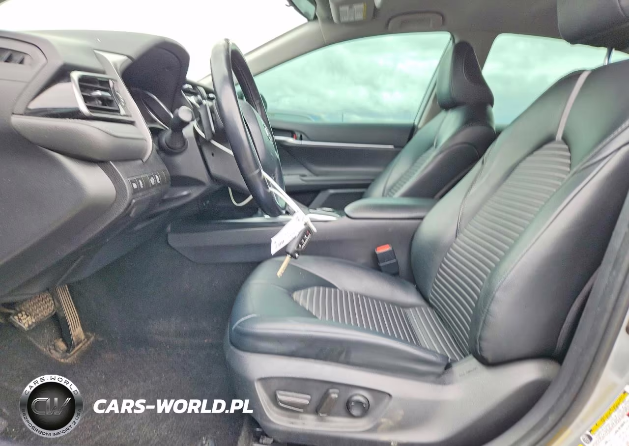 2020 Toyota Camry Se VIN:4T1G11AK2LU910923 - 7