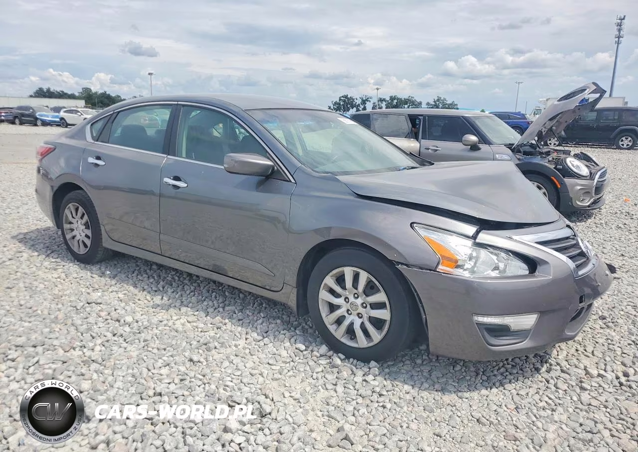 2015 Nissan Altima 2.5 S VIN:1N4AL3AP5FN390989 - 4