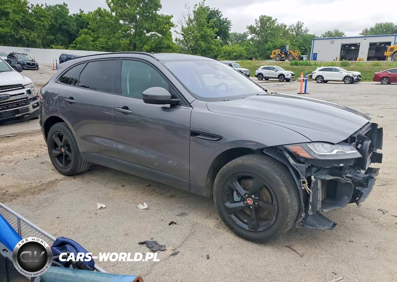 2018 Jaguar F-Pace Prestige VIN:SADCK2FXXJA255164 - 4