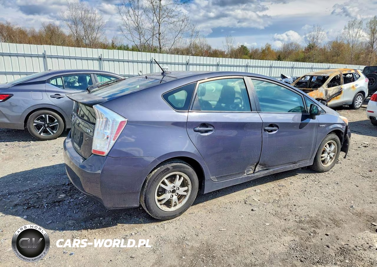 2011 Toyota Prius Two VIN:JTDKN3DU8B0284456 - 3