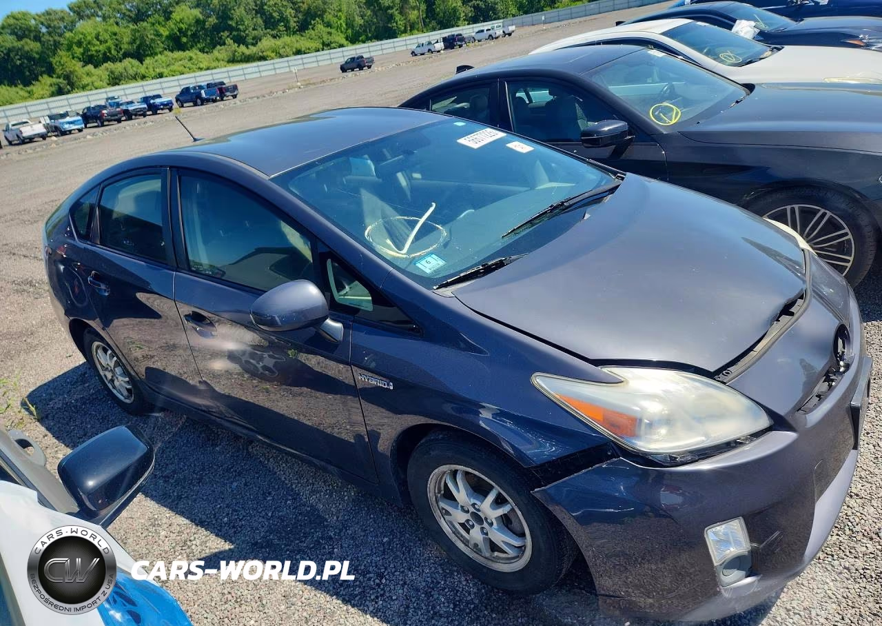 2011 Toyota Prius Two VIN:JTDKN3DU8B0284456 - 4
