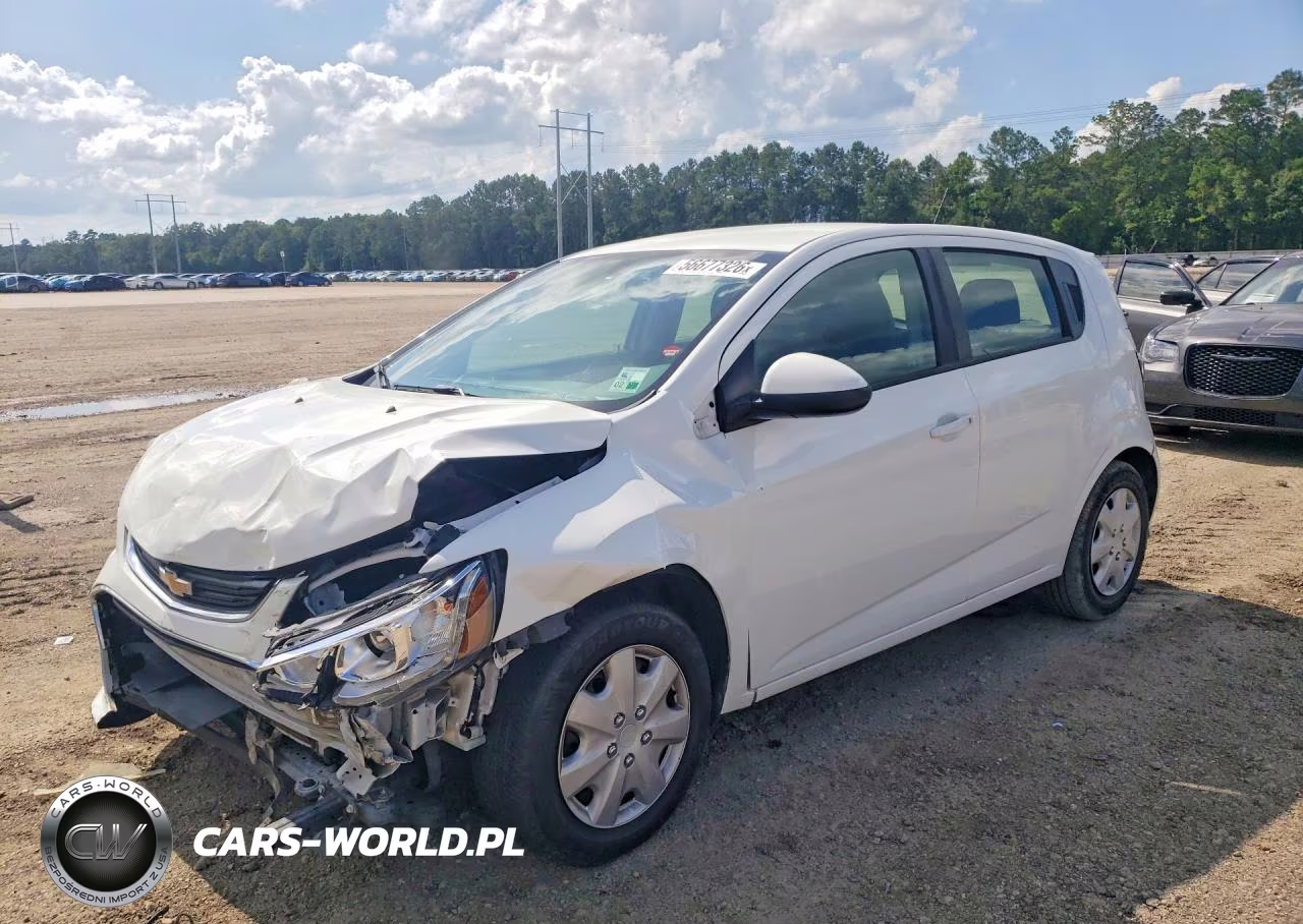 2017 Chevrolet Sonic – zdjęcie 1 z 12