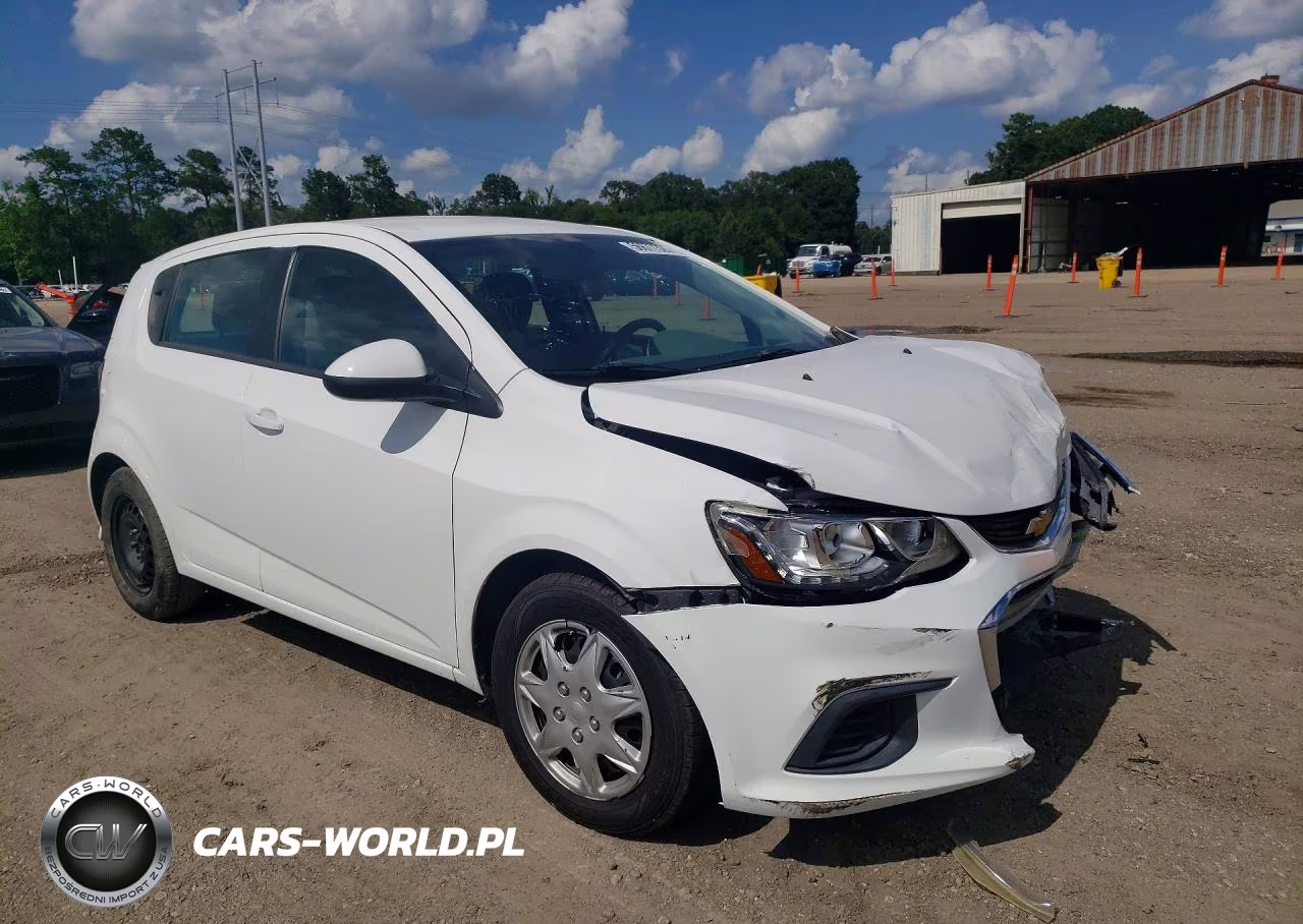 2017 Chevrolet Sonic VIN:1G1JG6SH4H4166833 - 4