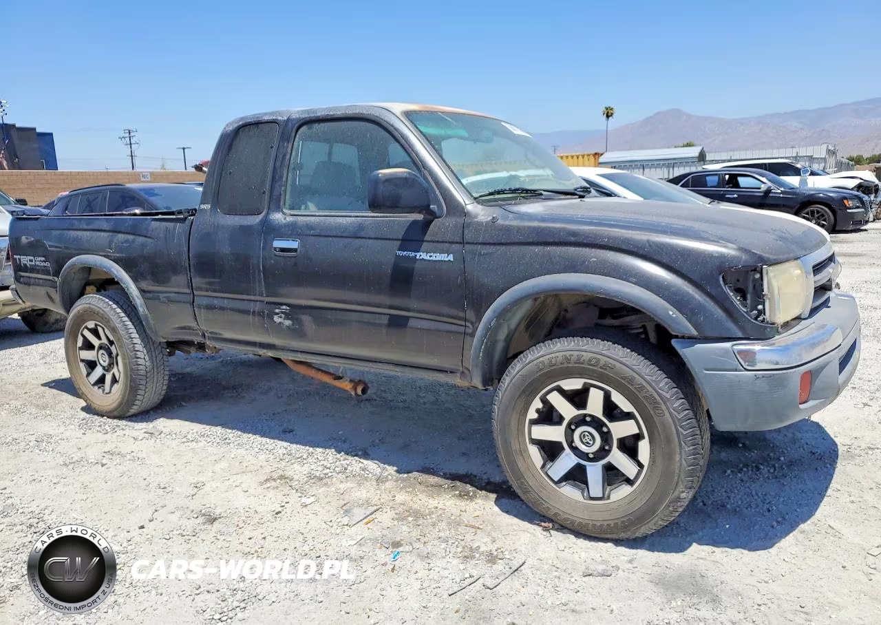 2000 Toyota Tacoma Xtracab VIN:4TAWN72N8YZ634818 - 4