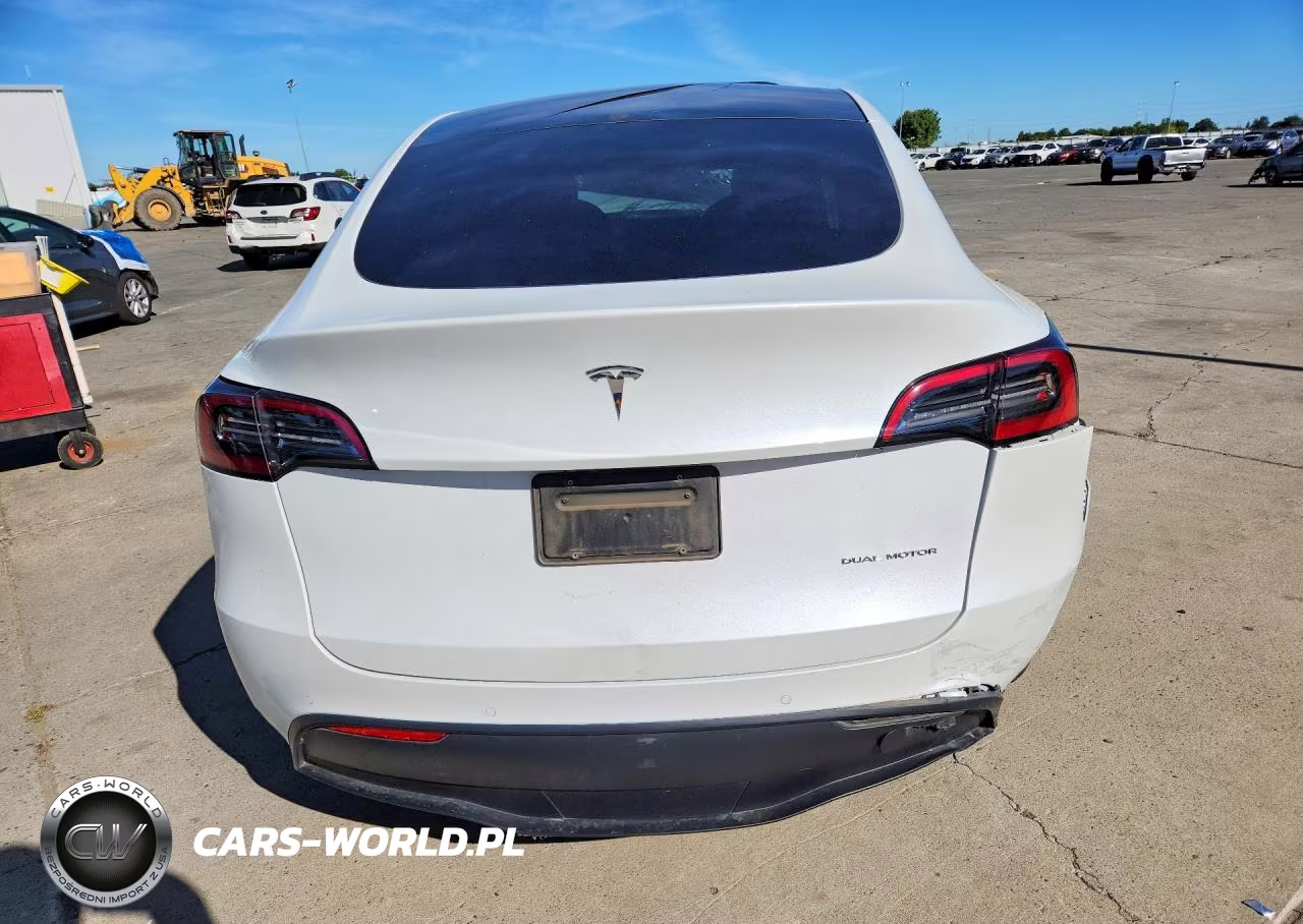 2022 Tesla Model Y VIN:7SAYGAEE3NF350811 - 6