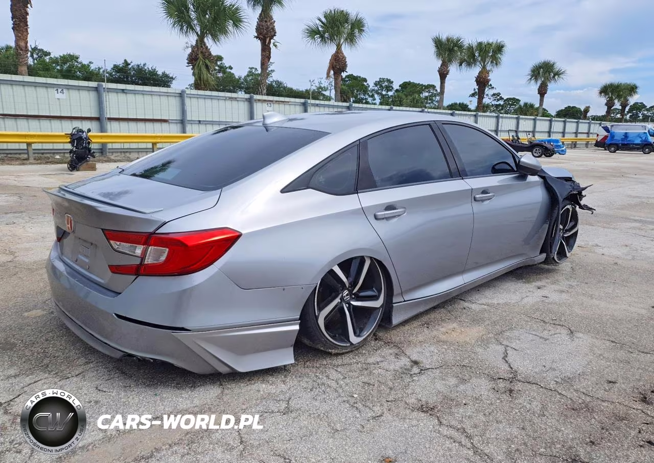 2018 Honda Accord Sport VIN:1HGCV1F31JA018378 - 3