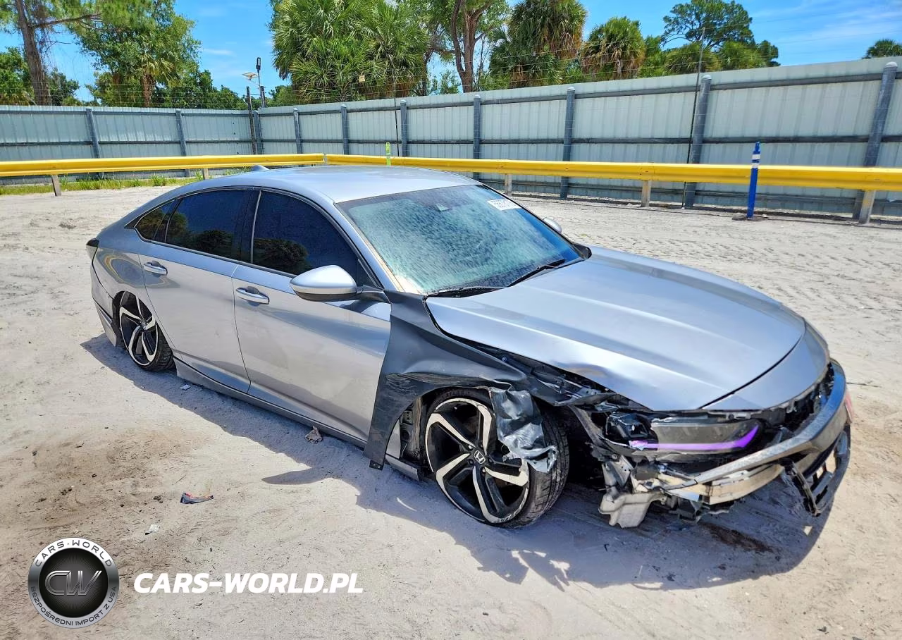 2018 Honda Accord Sport VIN:1HGCV1F31JA018378 - 4