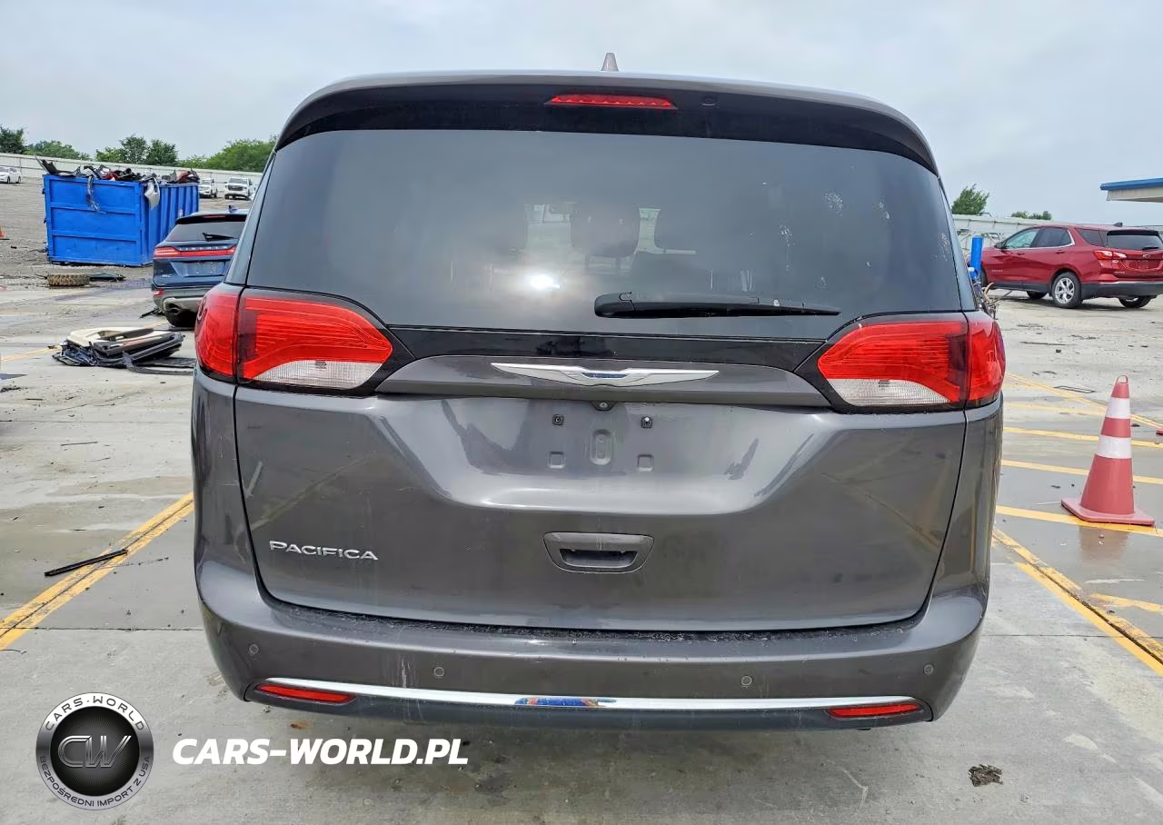 2018 Chrysler Pacifica Touring L VIN:2C4RC1BG6JR110475 - 6