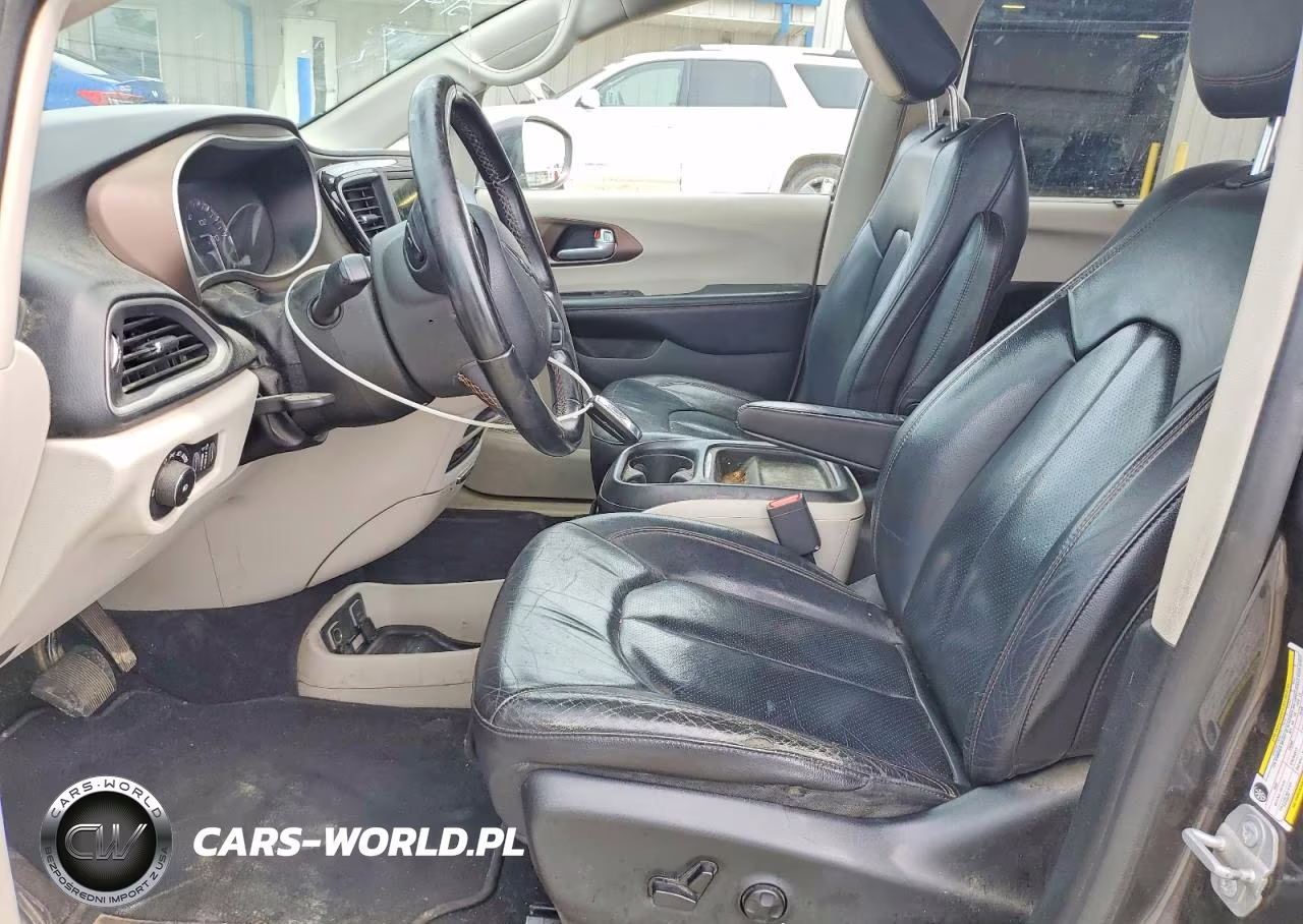 2018 Chrysler Pacifica Touring L VIN:2C4RC1BG6JR110475 - 7