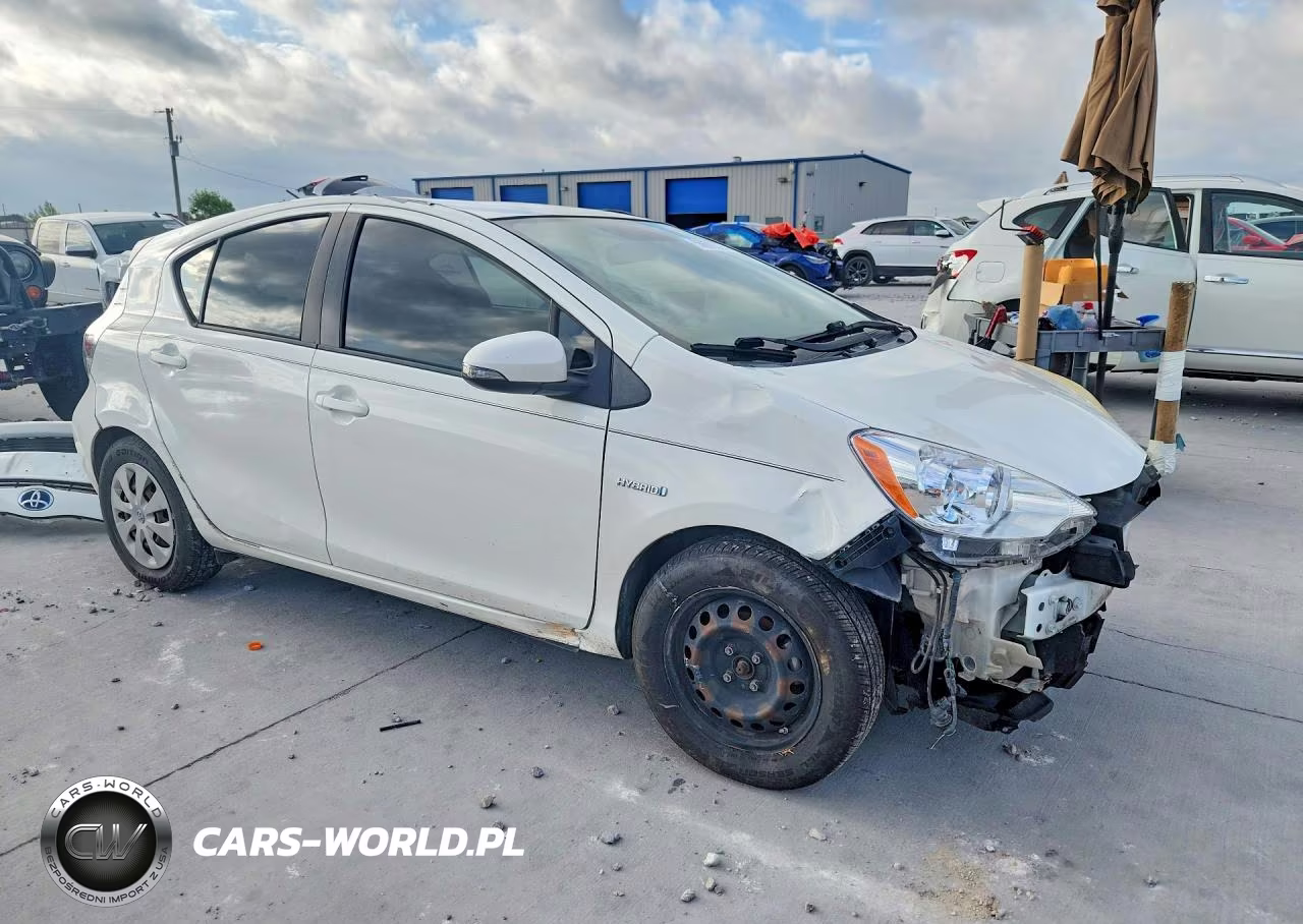 2012 Toyota Prius C One VIN:JTDKDTB31C1010458 - 4