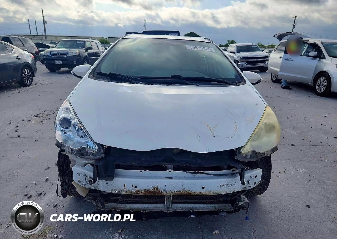2012 Toyota Prius C One VIN:JTDKDTB31C1010458 - 5