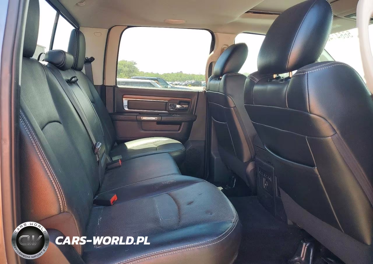 2016 Ram 1500 Laramie VIN:1C6RR7NT6GS171446 - 10