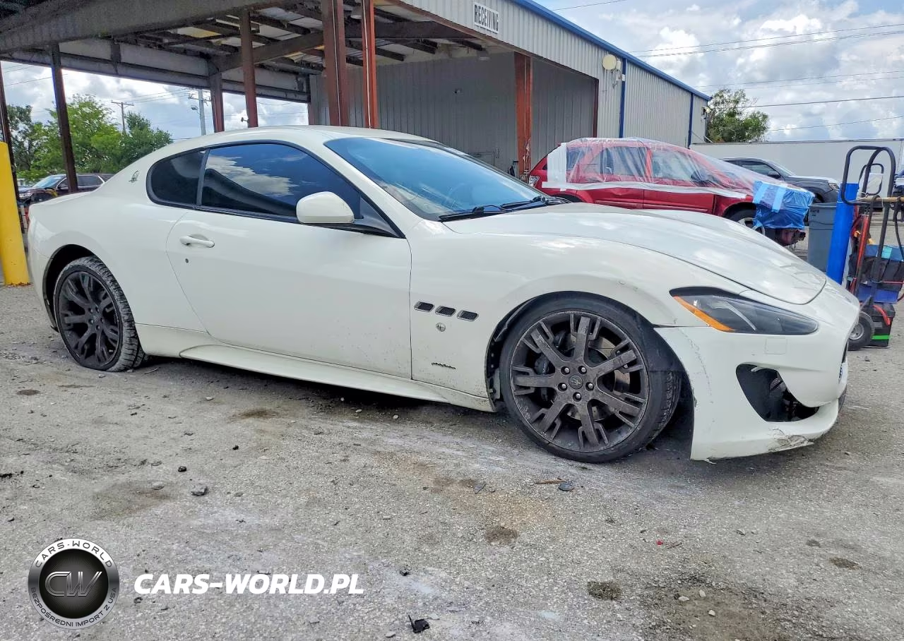 2015 Maserati Granturismo S VIN:ZAM45VLA0F0143636 - 4
