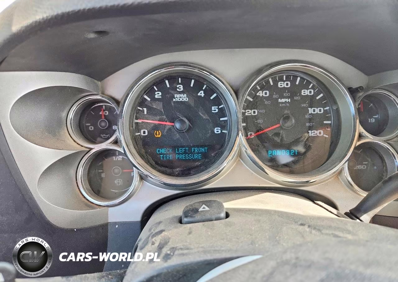 2007 Chevrolet Silverado C1500 VIN:1GCEC14C47Z530033 - 9